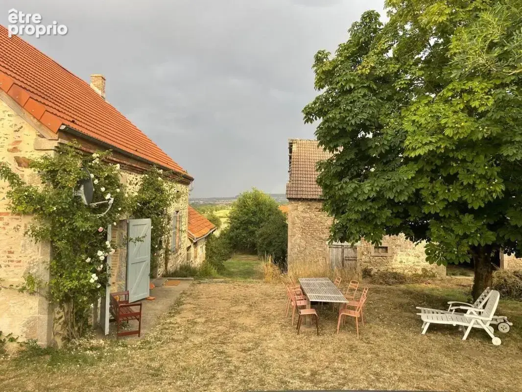 Maison à LAPEYROUSE