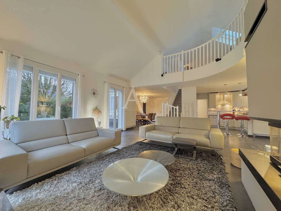 Maison à OZOIR-LA-FERRIERE