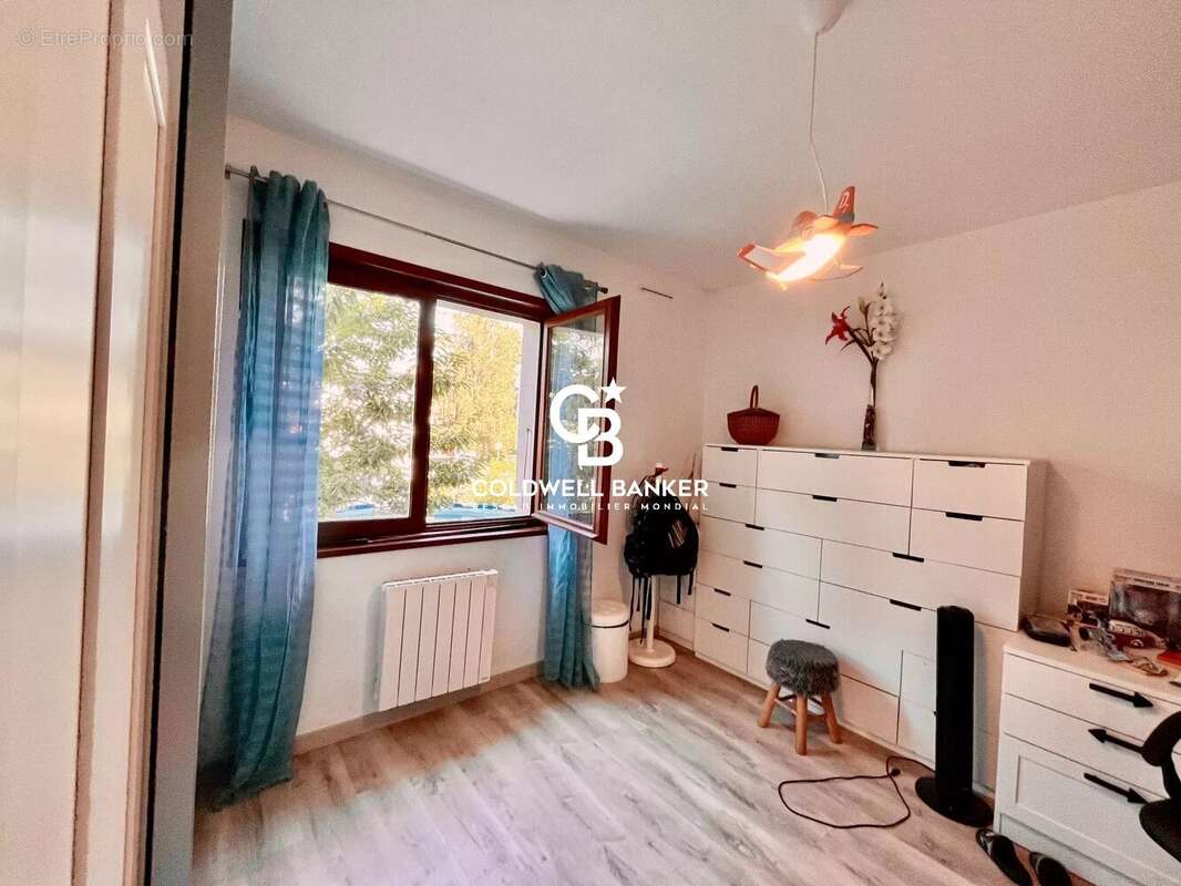 Maison de ville à vendre à Annemasse divisée en 2 appartements avec combles, sous-sol et fort potentiel locatif 74100 - photo 10