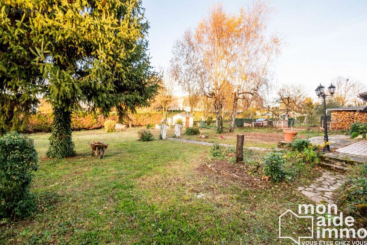 Maison à ONET-LE-CHATEAU