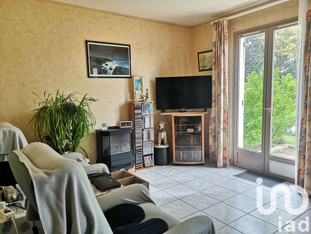 Maison 119 m² à Varzay  - photo 6