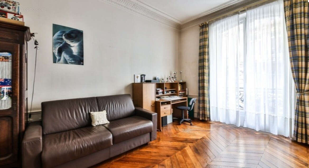 Appartement à PARIS-17E