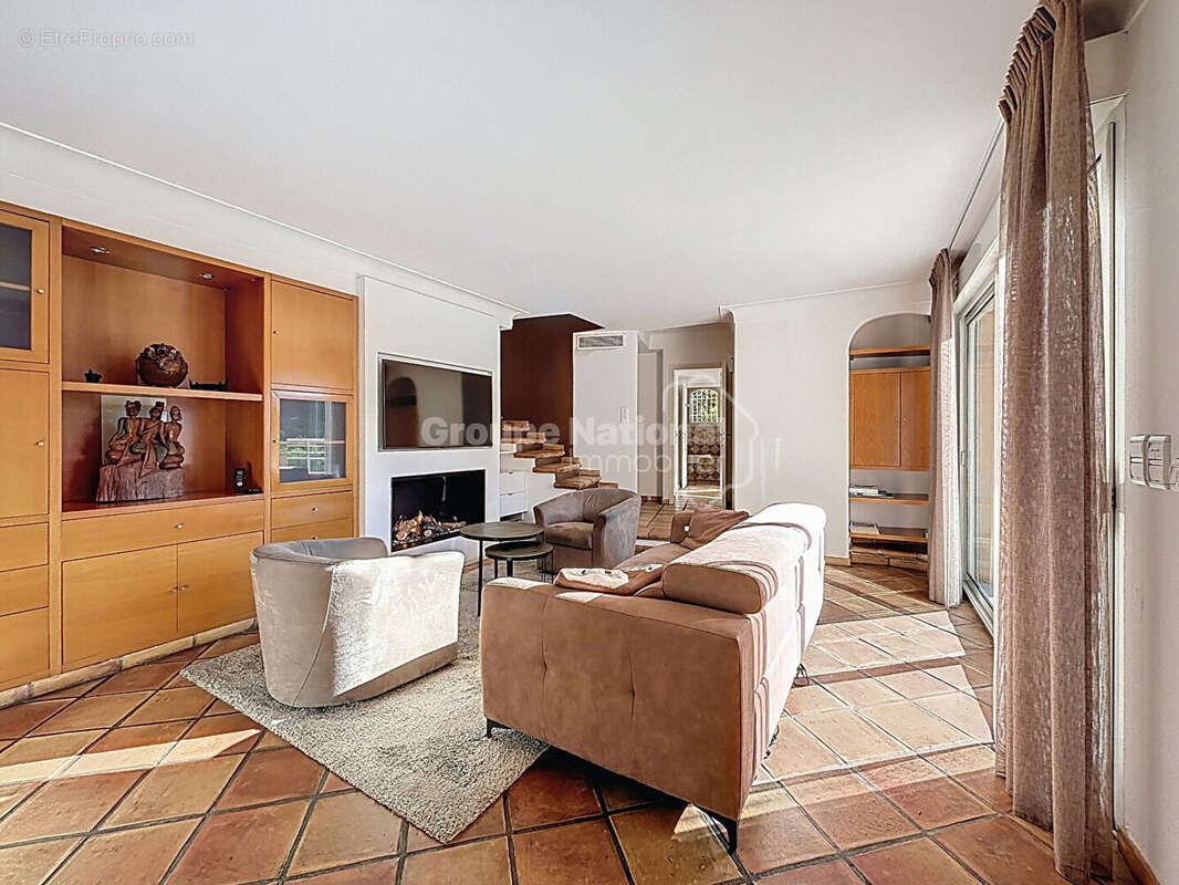 Maison à MANDELIEU-LA-NAPOULE