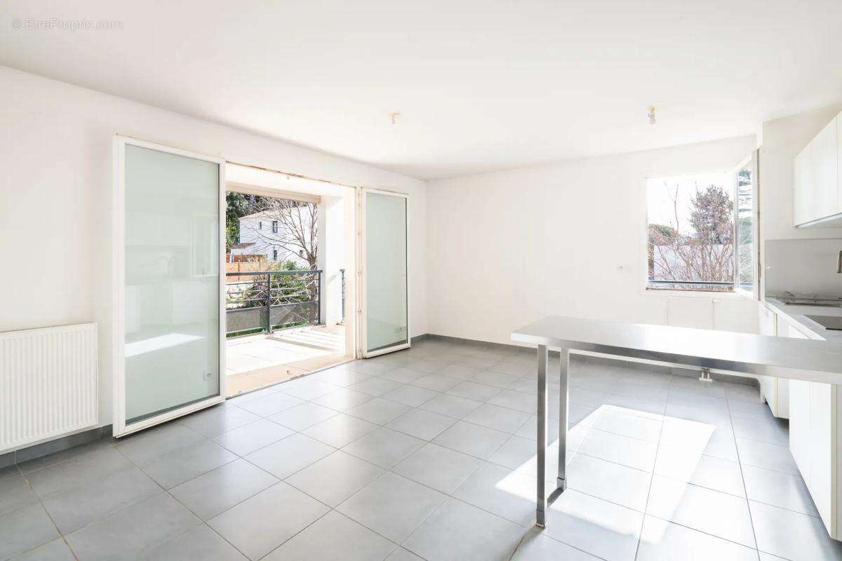 Appartement à MARSEILLE-11E