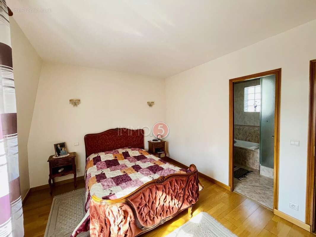 Maison 160 m² à Le Raincy  - photo 11