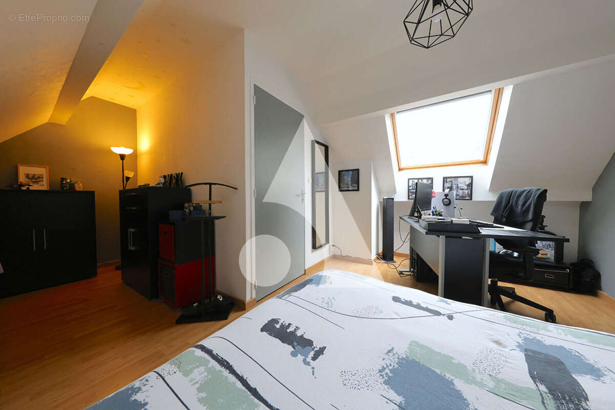 Maison à SAINT-PIERRE-DU-PERRAY