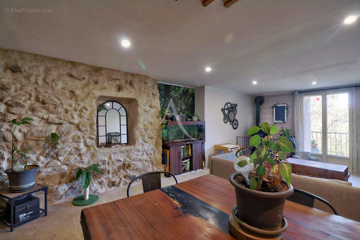 Maison de village renovee avec exterieur et cave voutee a saint paul les durance - photo 3