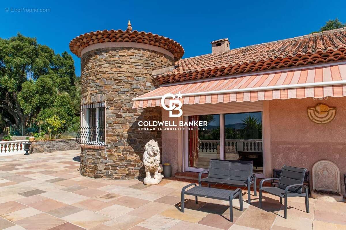 Villa de plain-pied avec panorama exceptionnel sur la Méditerranée - photo 26