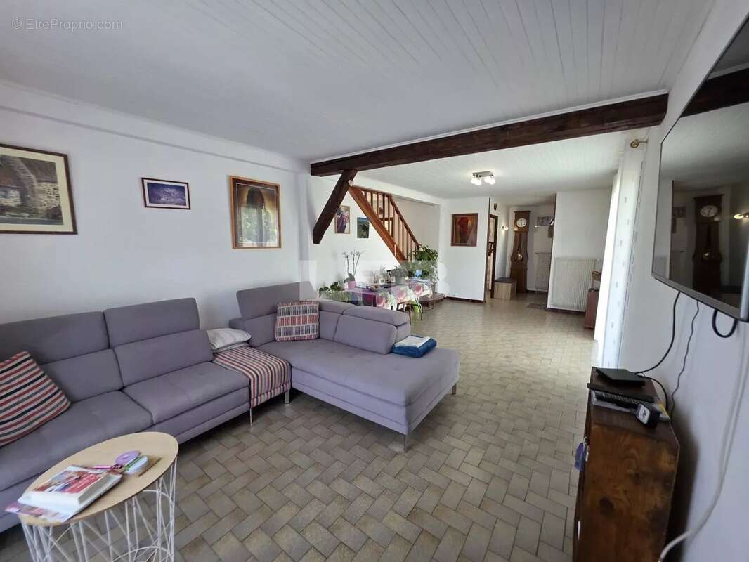 Maison 119 m² sur sous-sol total et terrain 966 m² - photo 2