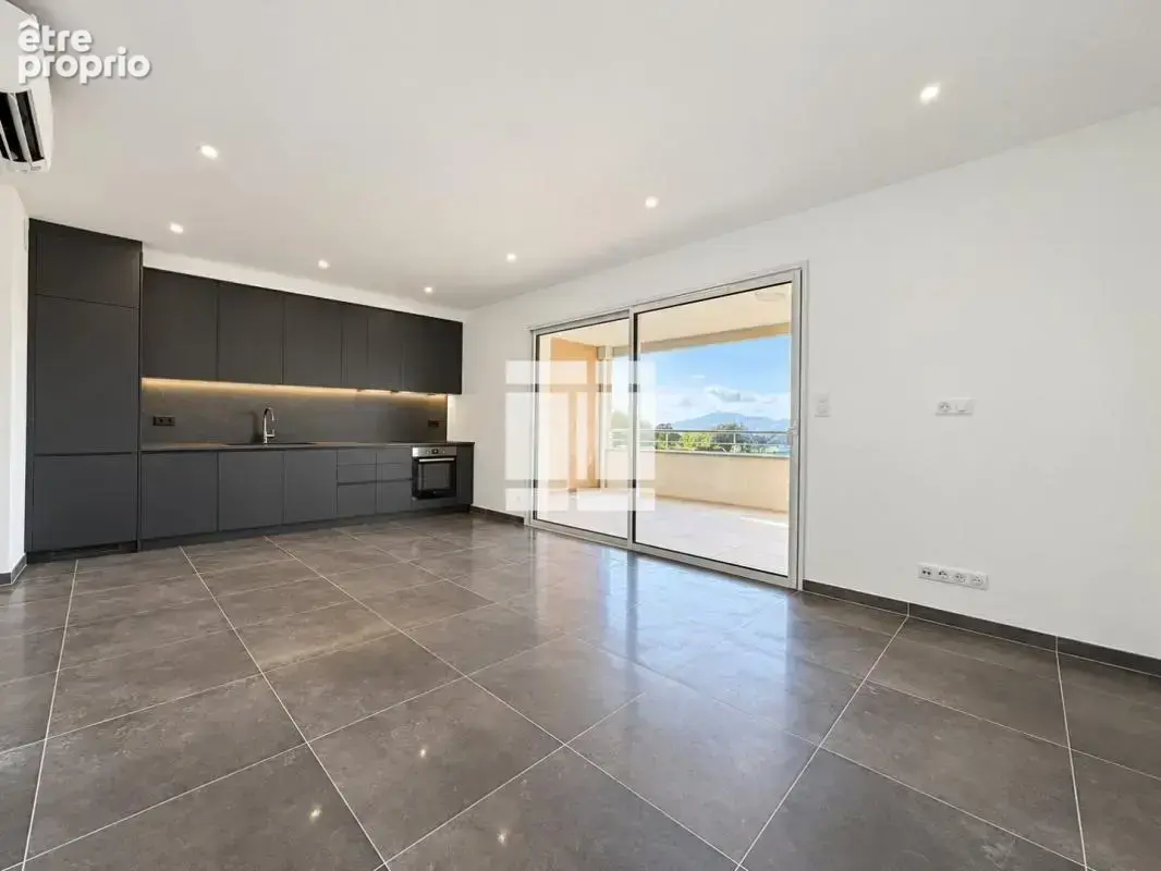 T2 neuf avec terrasse de 17 m² et vue dégagée - photo 1