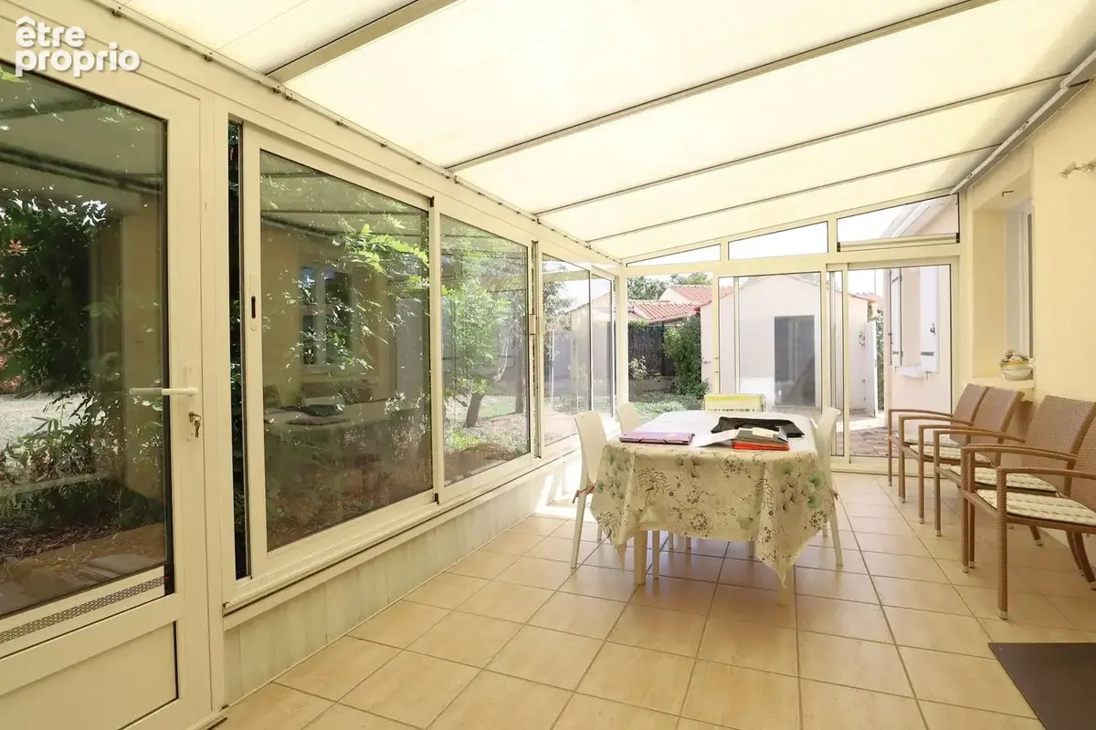 Au CALME d'une IMPASSE, maison de PLAIN-PIED offrant 110 m2 d'habitation - photo 6