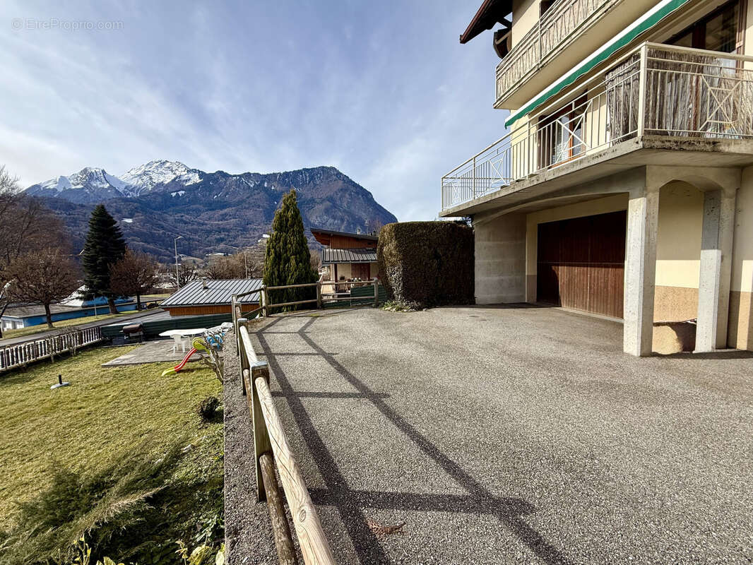 Maison à UGINE