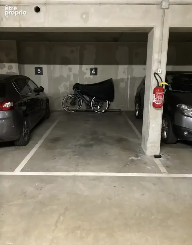 Photo Parking à Levallois-Perret au prix de 21 000€