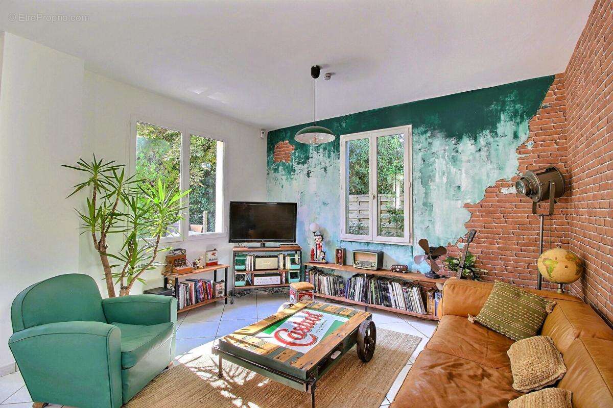 Maison T3 PERISSAC 83M² clé en main avec jardin arboré - photo 5