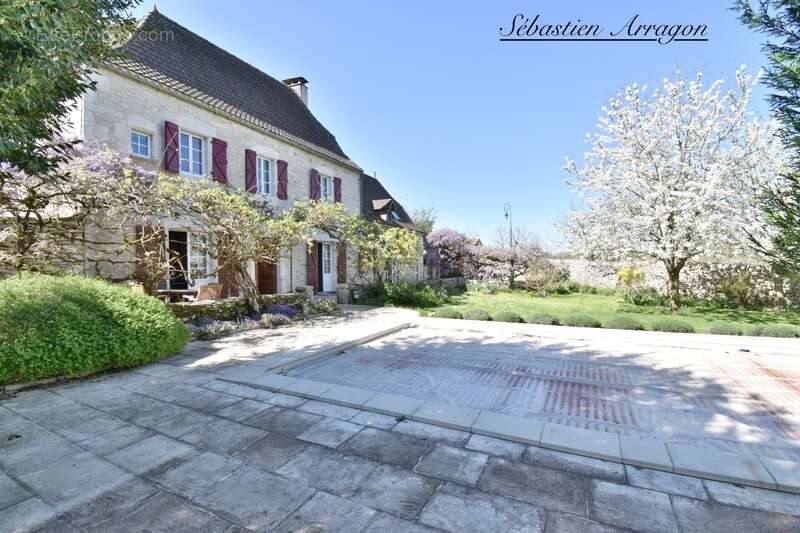 Maison en pierre au cœur d’un village du Lot, entre charme, calme et nature - photo 5