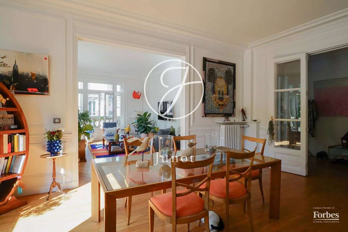 Appartement à PARIS-7E