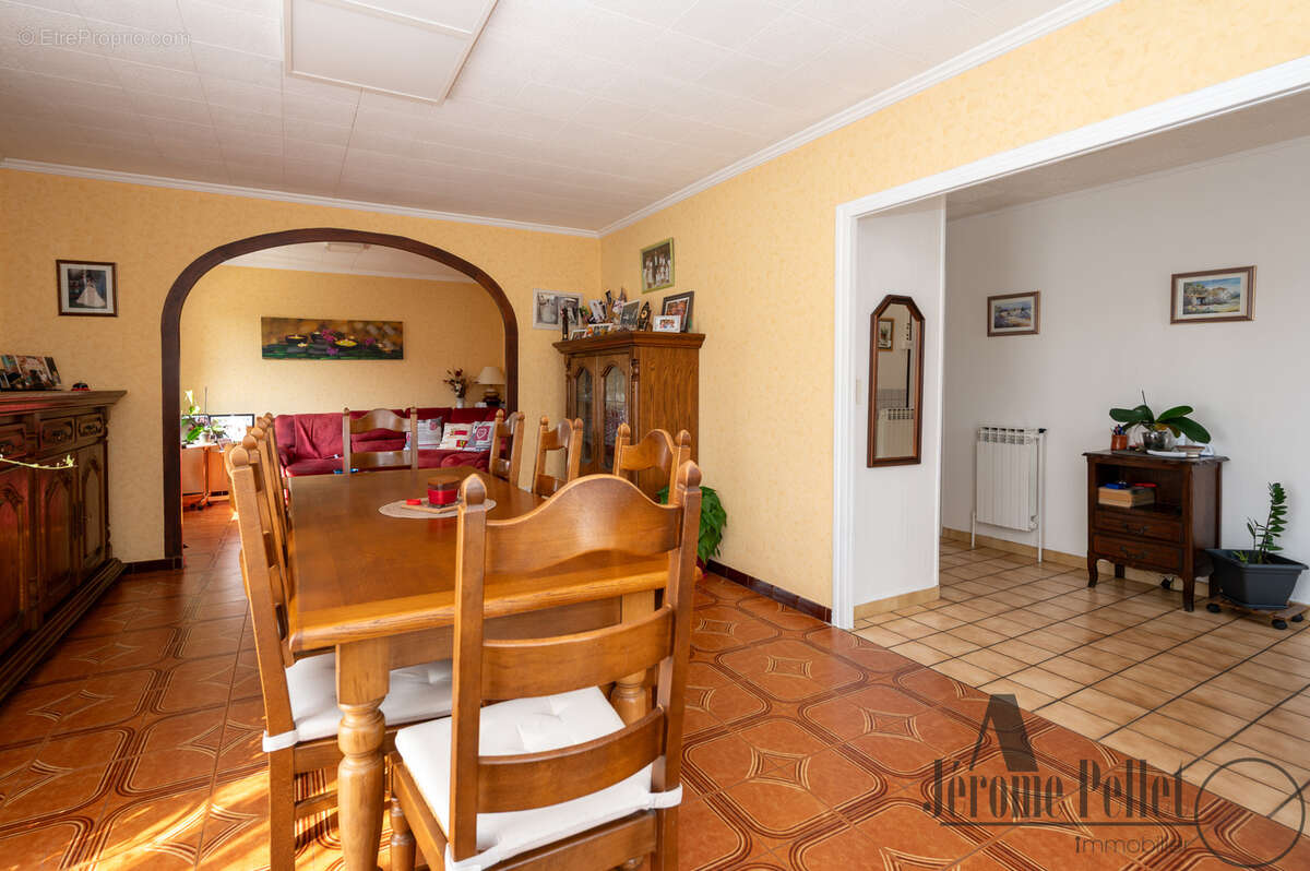 Appartement à TERNAY