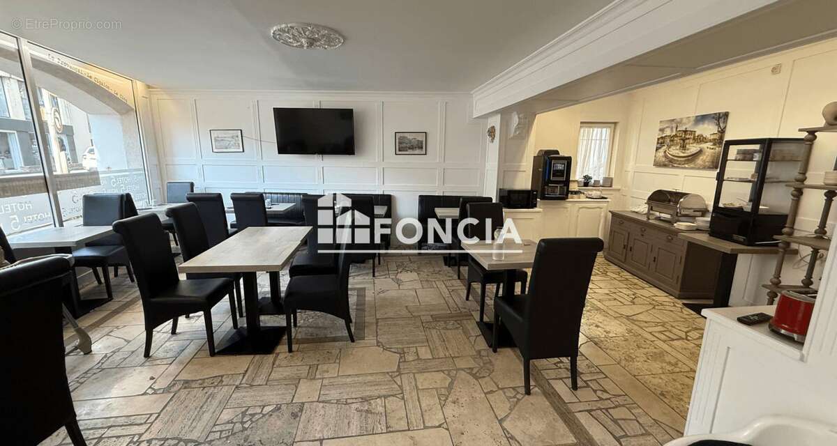 Martigues - Hôtel et coiffeur de 594 m² loué avec rendement attractif de 5,3% - photo 3