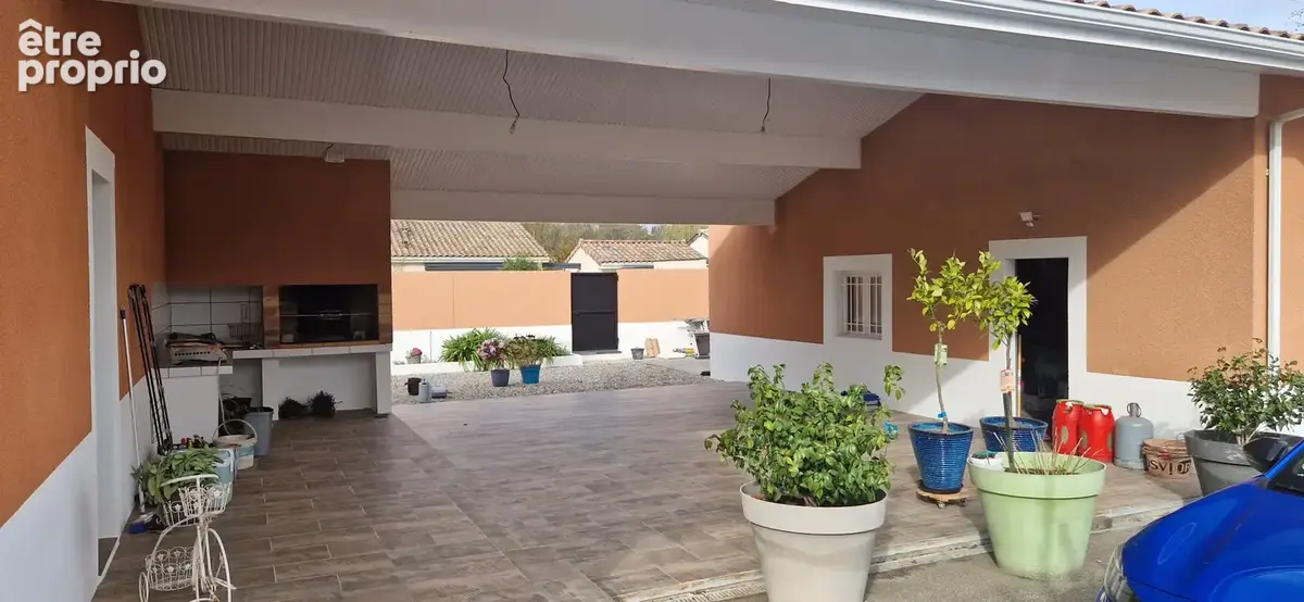 belle maison P.P avec garage double, Piscine, terrasses et jardin clos - photo 6