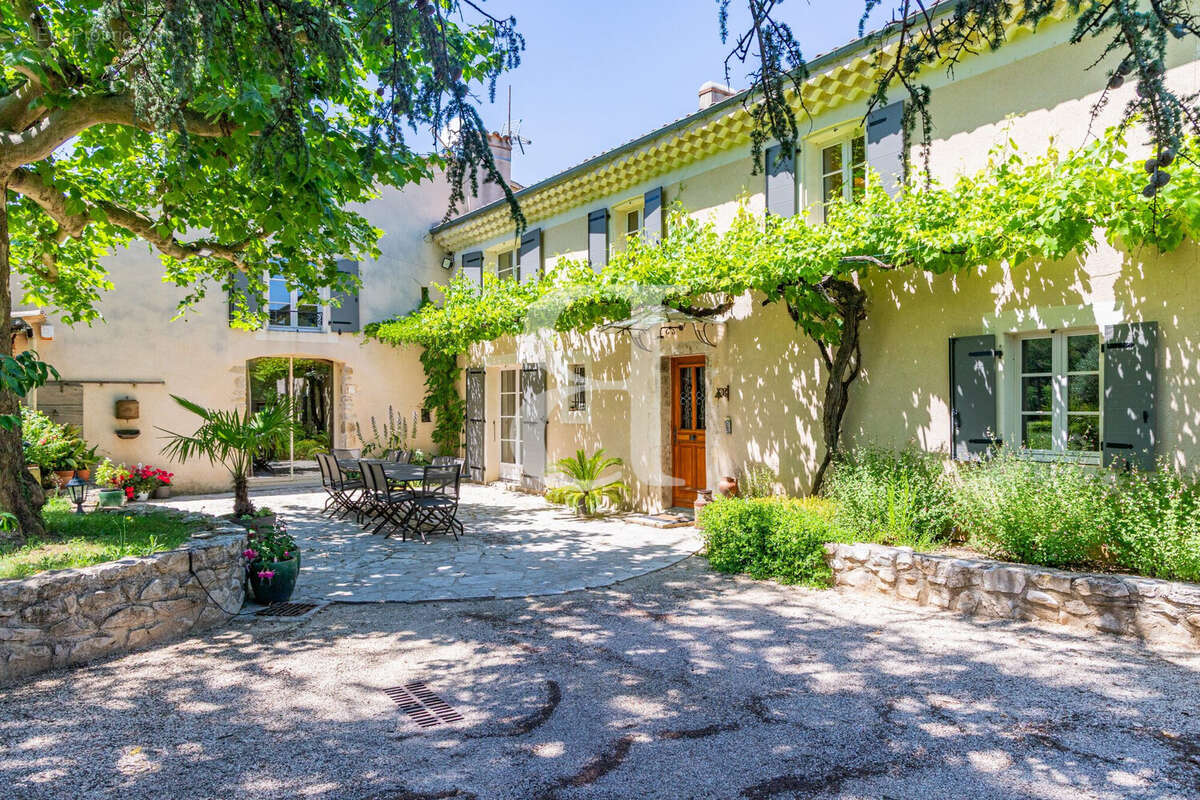 Maison à MONTBOUCHER-SUR-JABRON