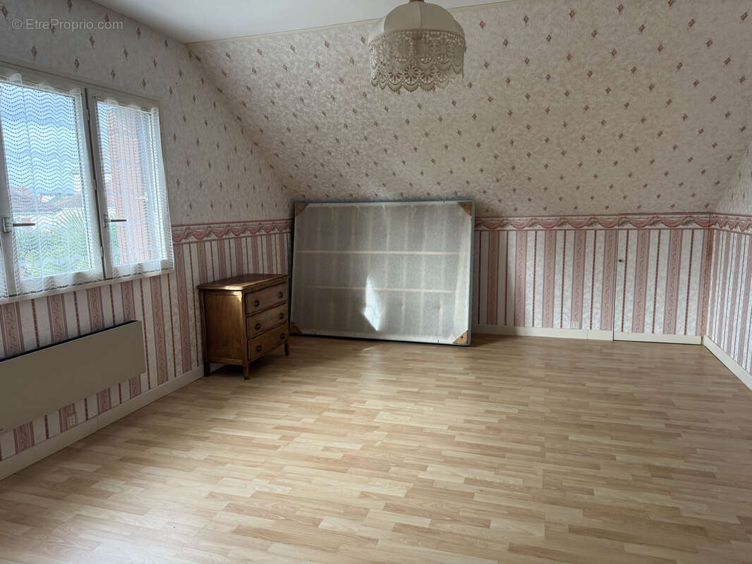 Maison à SAINT-JEAN-DE-LA-RUELLE