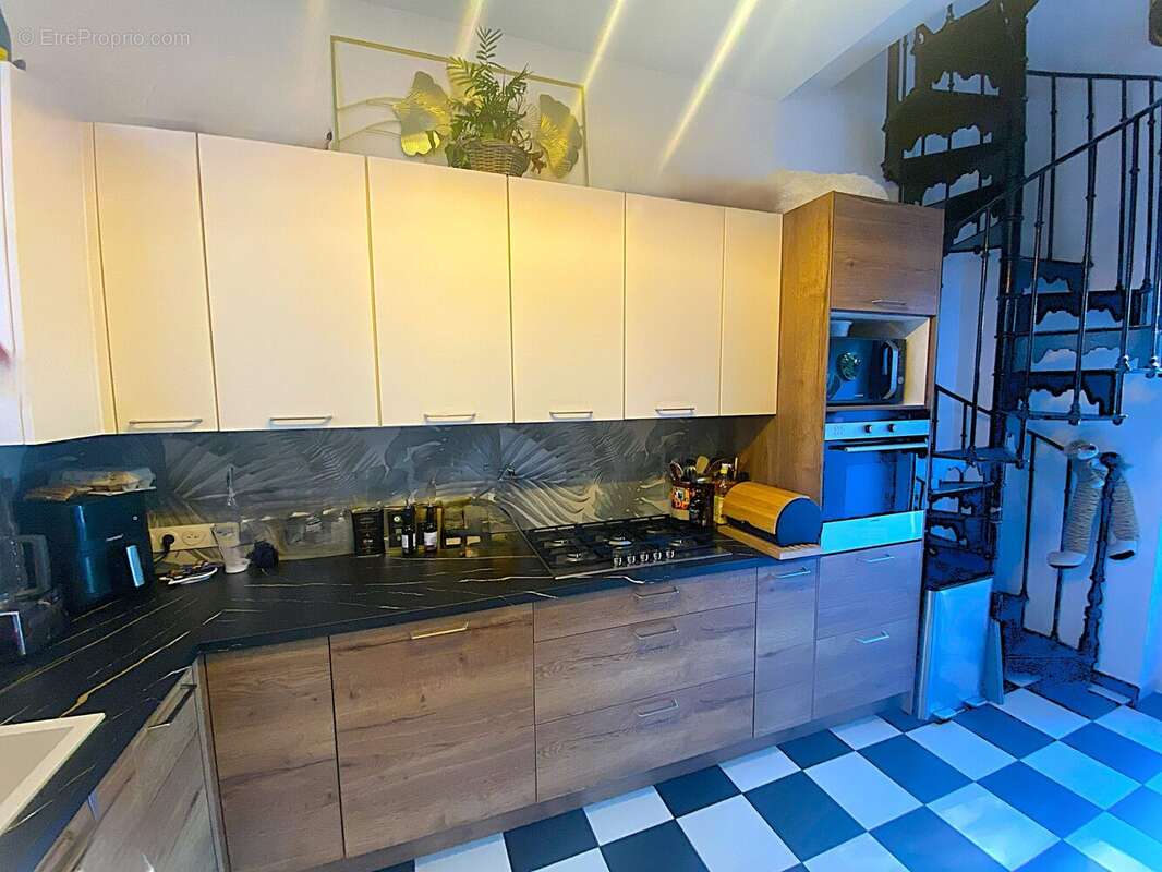 Appartement à NEUVILLE-SUR-SAONE