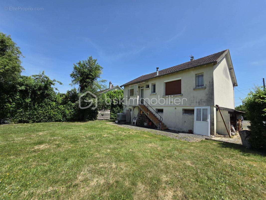 Magnifique Pavillon sur de rez-de-jardin rénové de 83 m² à TORTERON - photo 15
