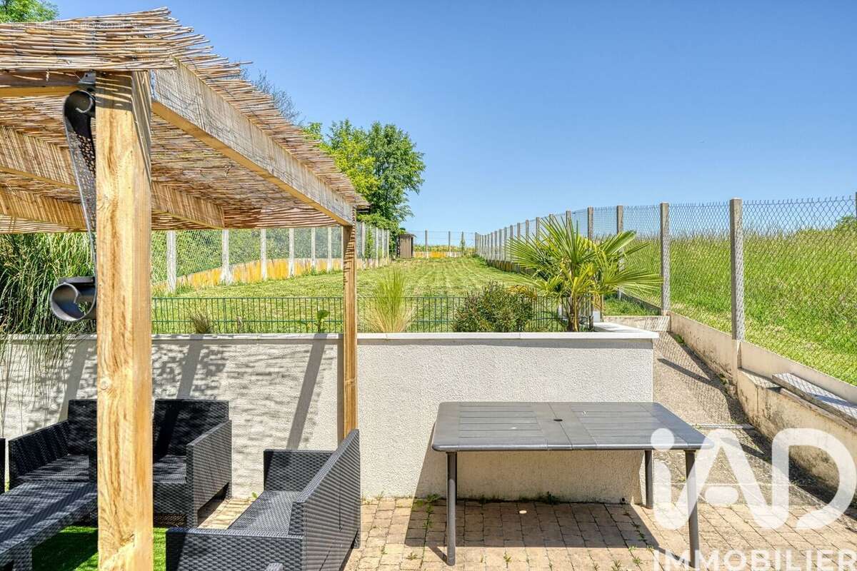 Photo 2 - Maison à HARDRICOURT