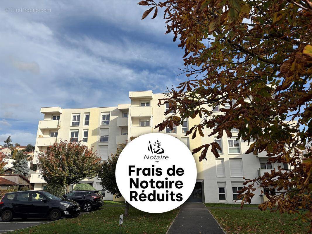 Appartement à SAINT-PRIEST-EN-JAREZ