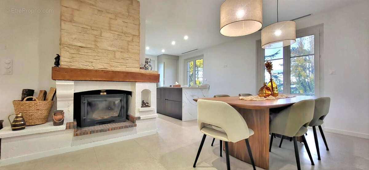 Maison à ROUSSILLON