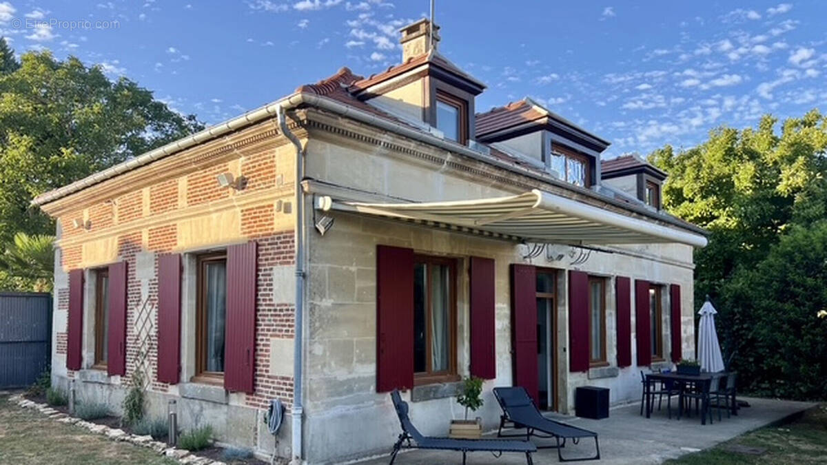 Maison à SAINTE-GENEVIEVE