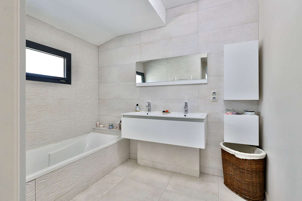 Maison à SAINT-CYR-AU-MONT-D'OR