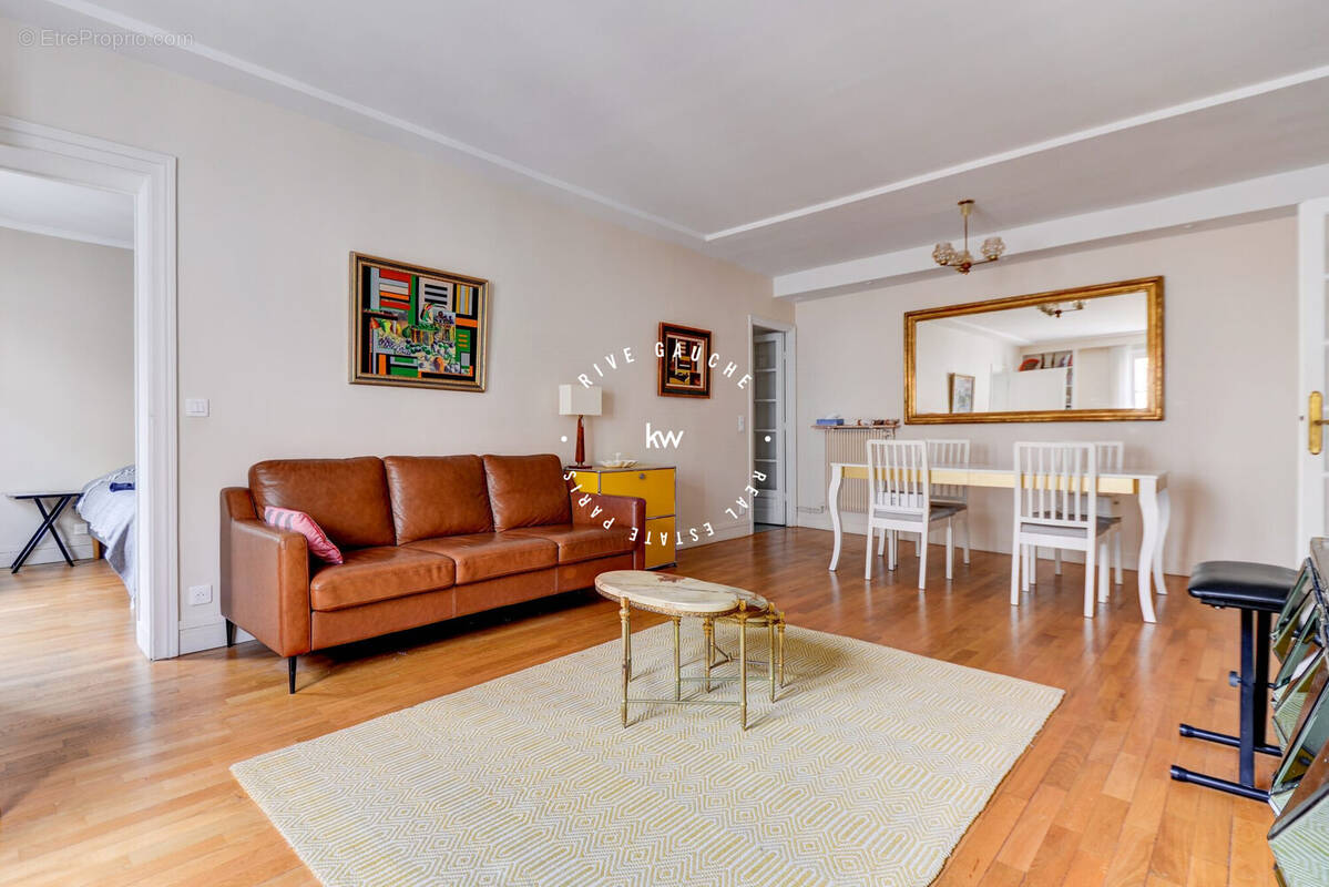 Appartement à PARIS-8E