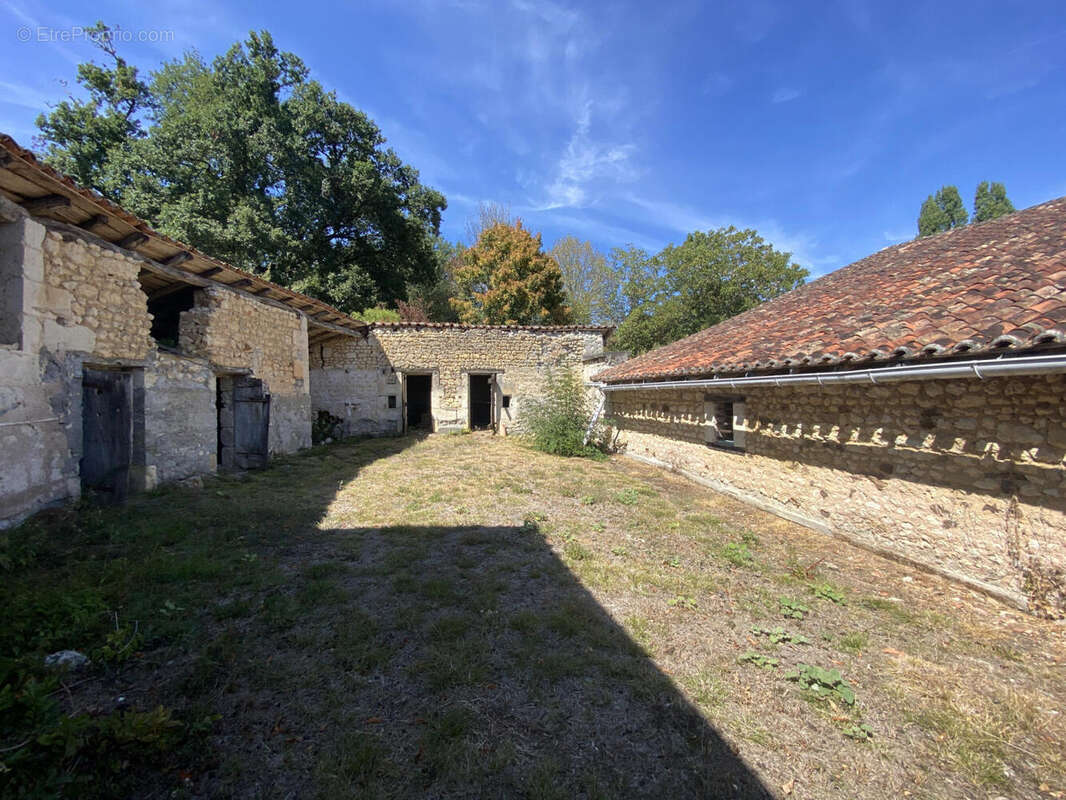 toits cochons - Maison à AUBETERRE-SUR-DRONNE