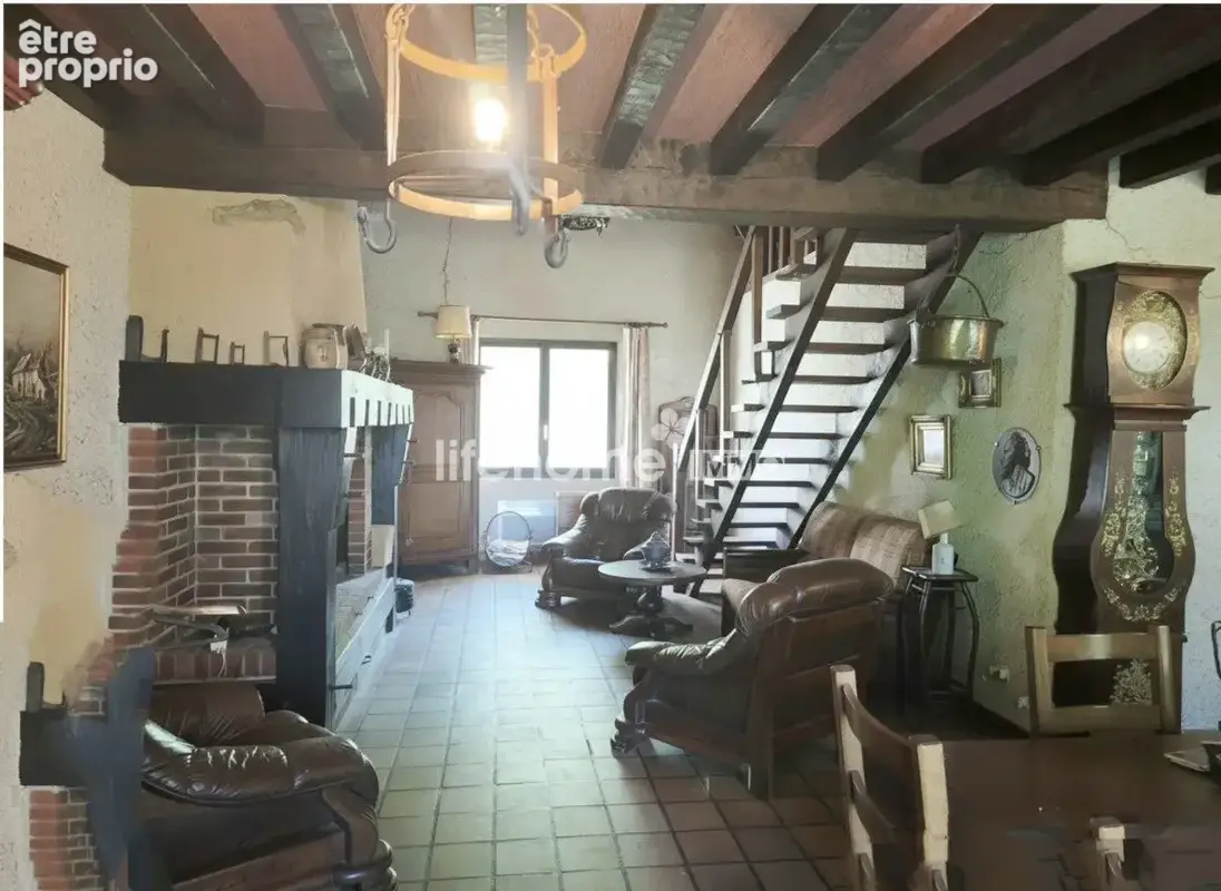 Maison 6 pièces 210 m² à vendre à Thevet-Saint-Julien (36400) - photo 3
