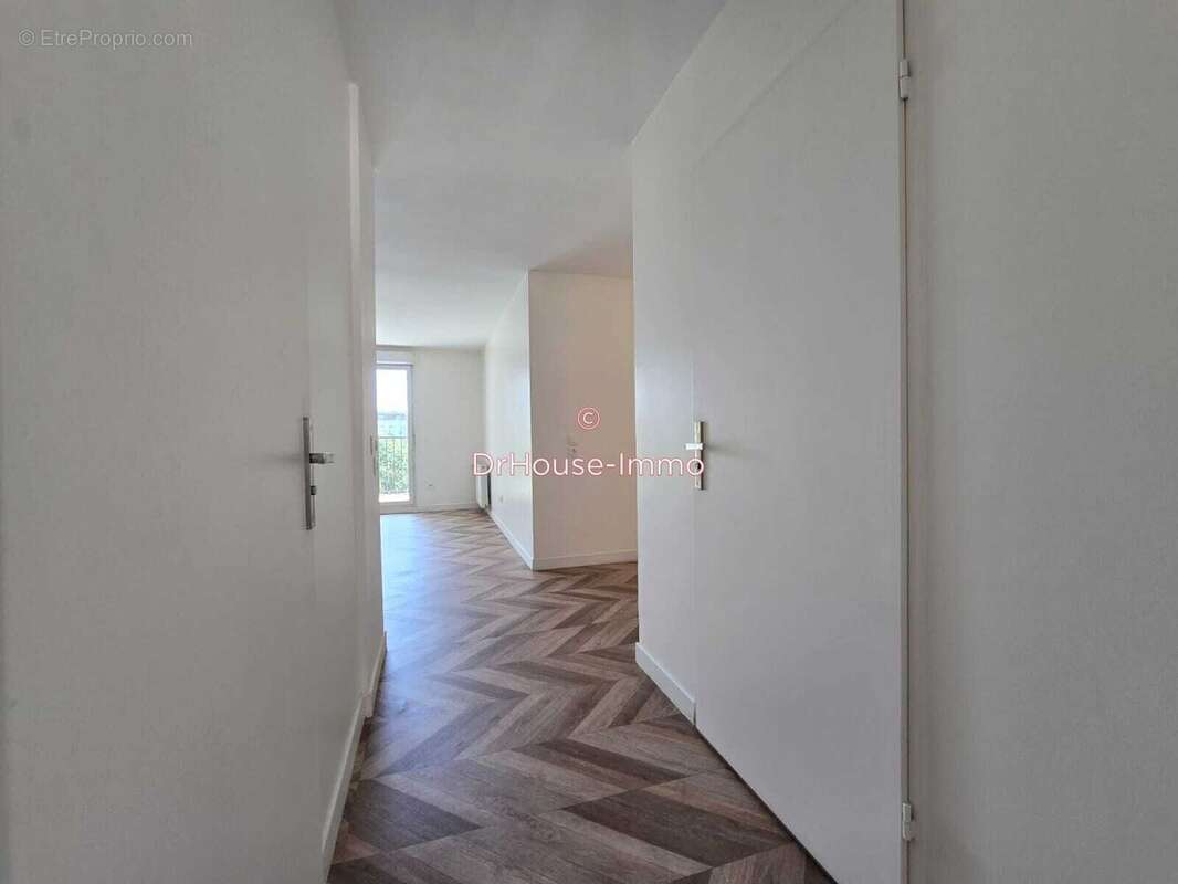 Appartement à CORBEIL-ESSONNES