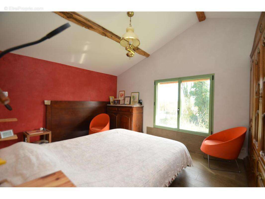 Maison 97 m² à Saint-Antoine-Sur-L'isle  - photo 11