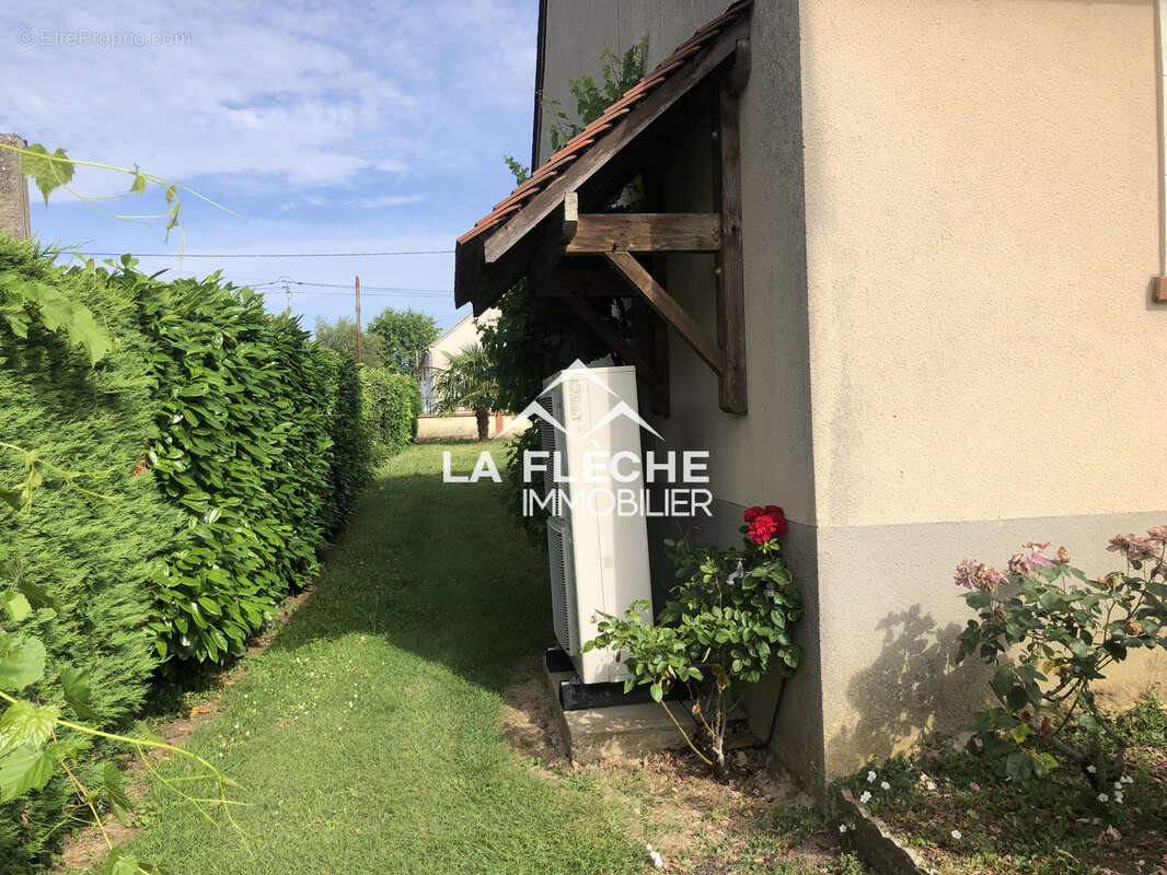 Maison à LA CHAPELLE-D'ALIGNE
