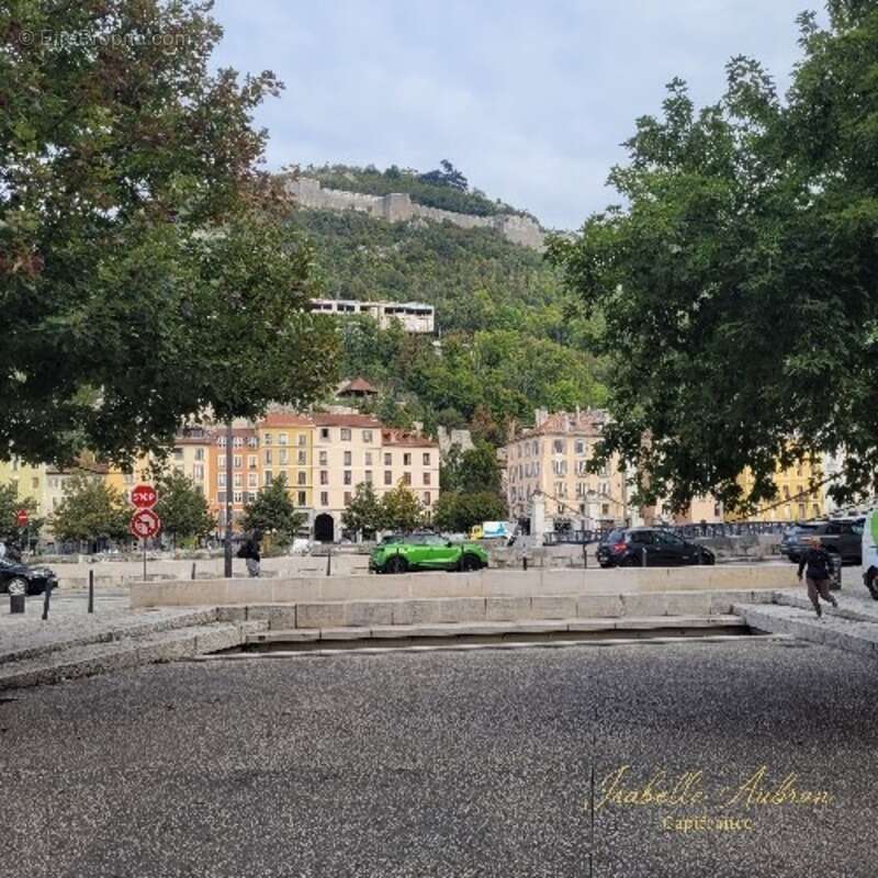 Commerce à GRENOBLE