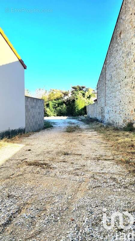 Photo 3 - Terrain à ESTAGEL