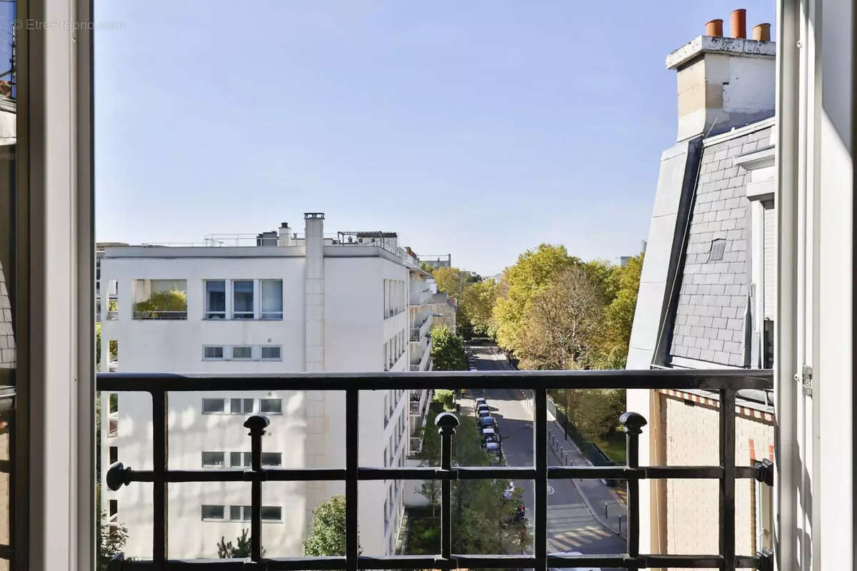 Appartement à NEUILLY-SUR-SEINE