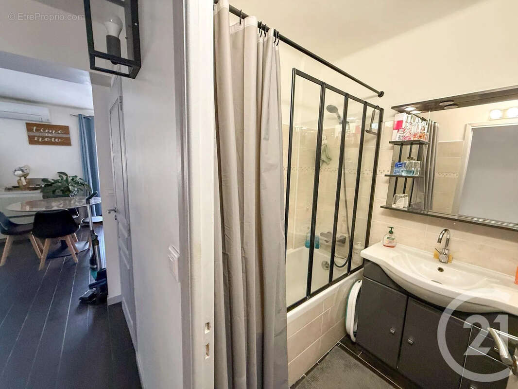 Appartement à ROQUEBRUNE-CAP-MARTIN