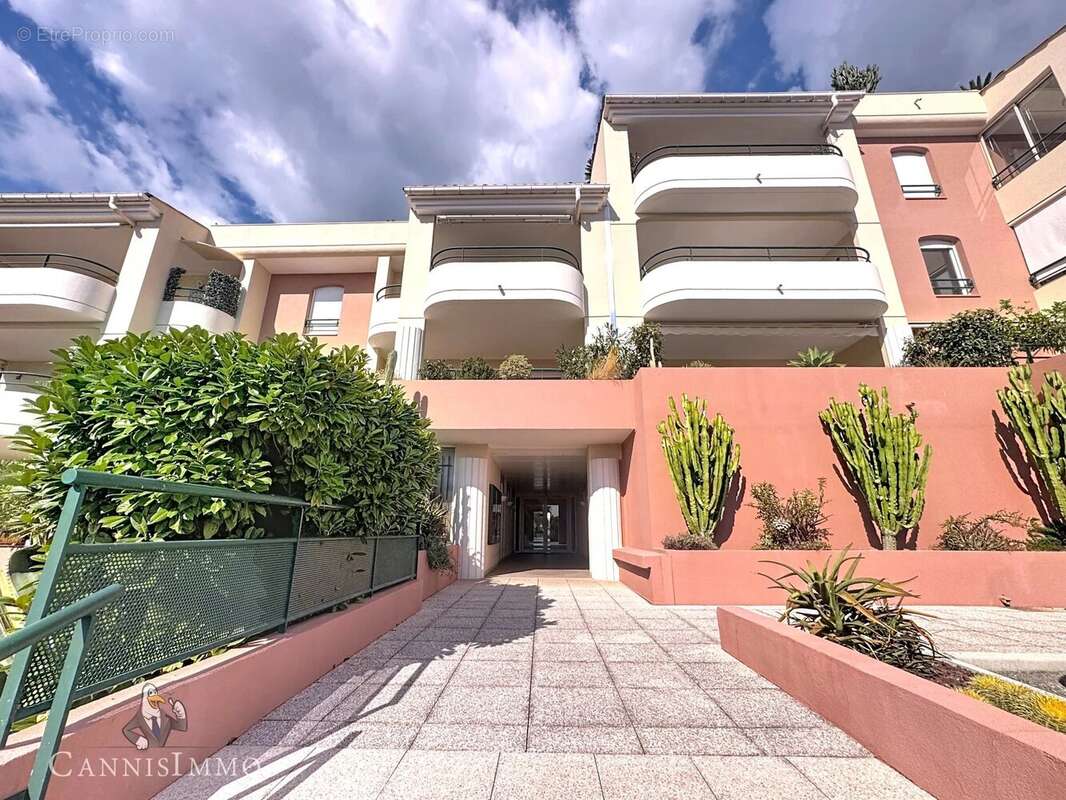 Appartement à MANDELIEU-LA-NAPOULE