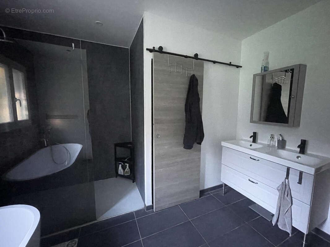 Maison à LA SELLE-EN-HERMOY