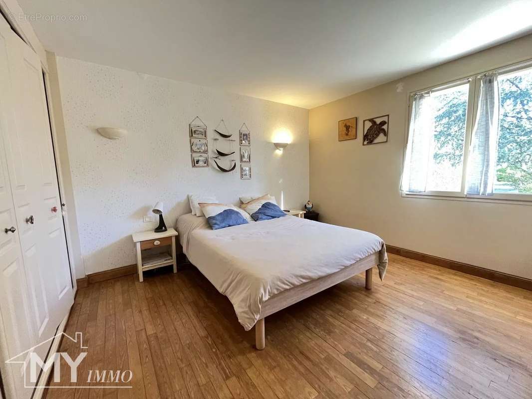 Maison à LAMOTHE-MONTRAVEL