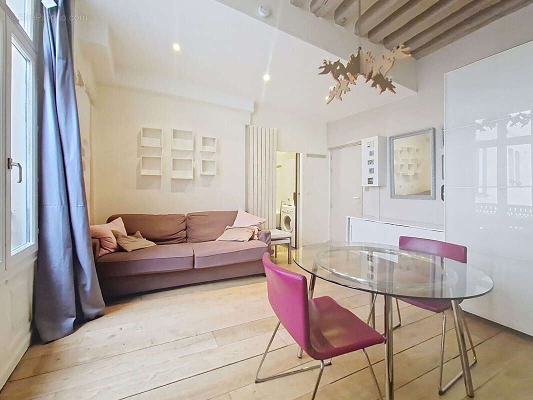 Appartement à PARIS-2E