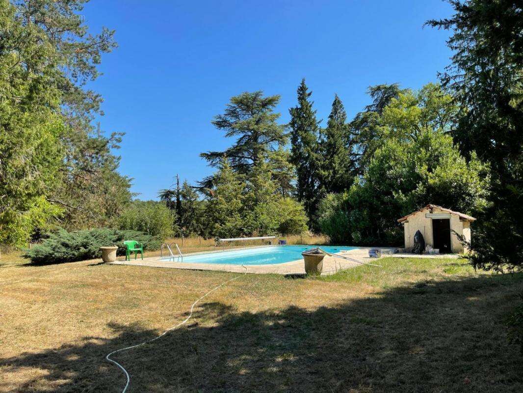 Maison à CHAMPAGNAC-DE-BELAIR