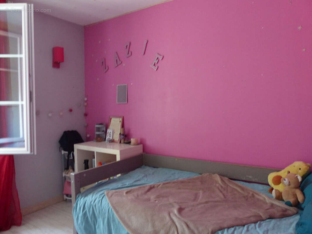 Maison à LES ARTIGUES-DE-LUSSAC