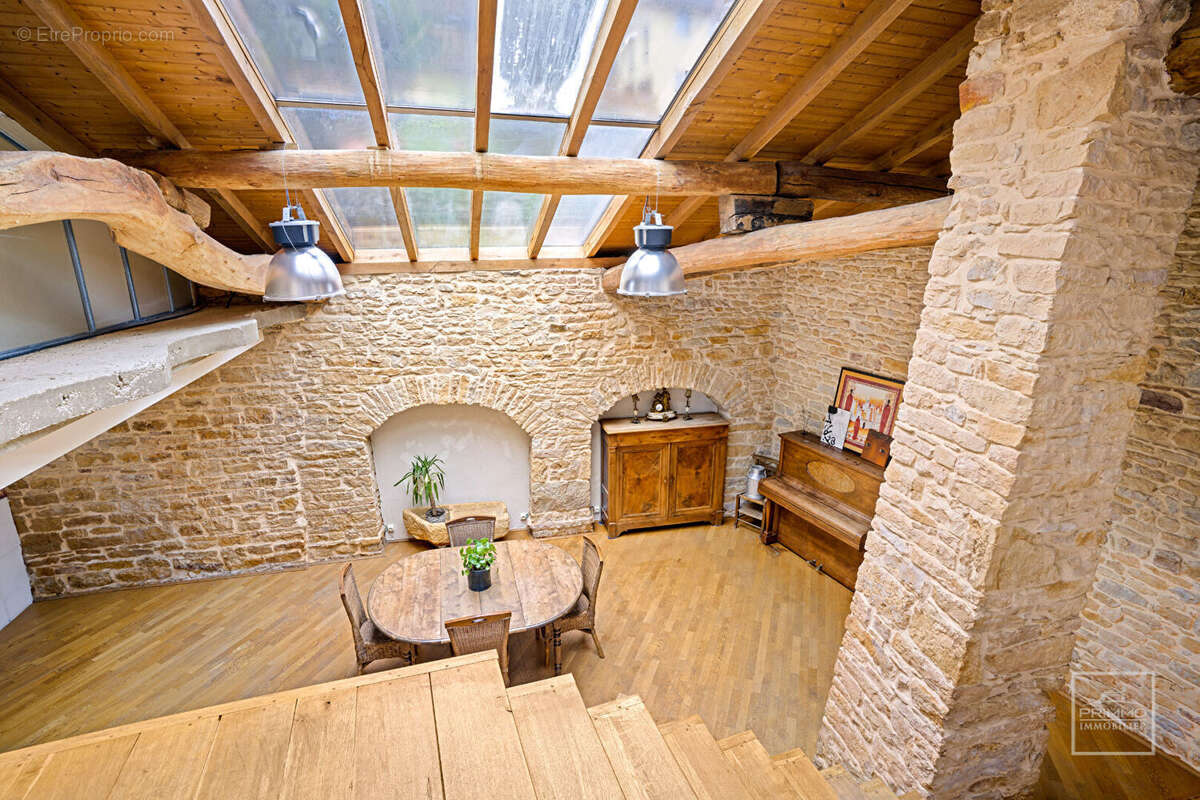 Maison à POLEYMIEUX-AU-MONT-D'OR