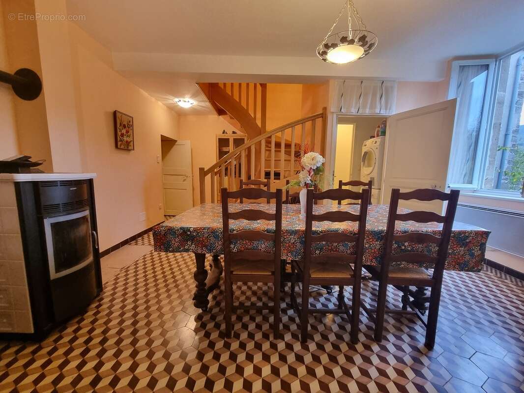 Maison à CEILHES-ET-ROCOZELS